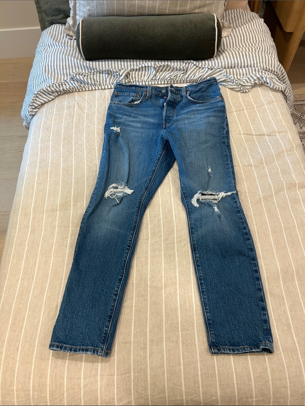 Levi's Distressed Skinny Jeans in Blue